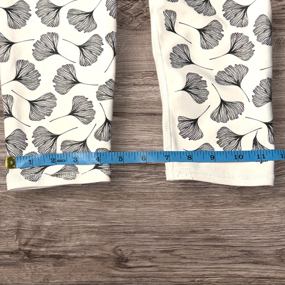 Evolution & Creation White Black Floral Print Leggings size M - Picture 7 of 8